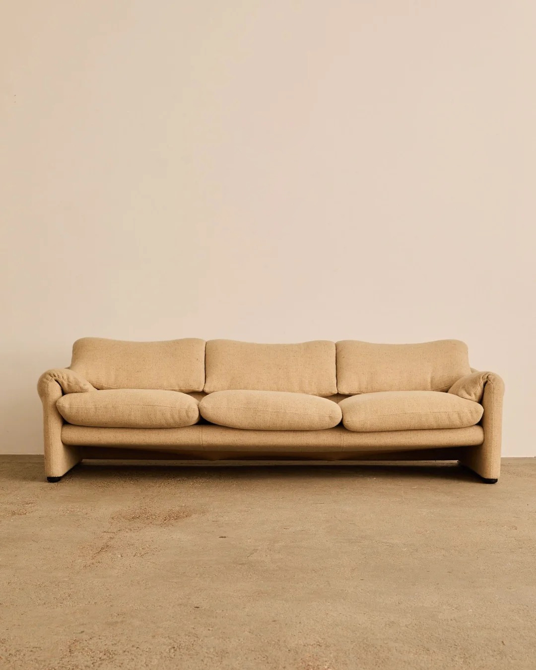 旨丘｜意大利70s云朵轮廓·Maralunga三人沙发_1_旨丘ZIQU_来自小红书网页版.jpg