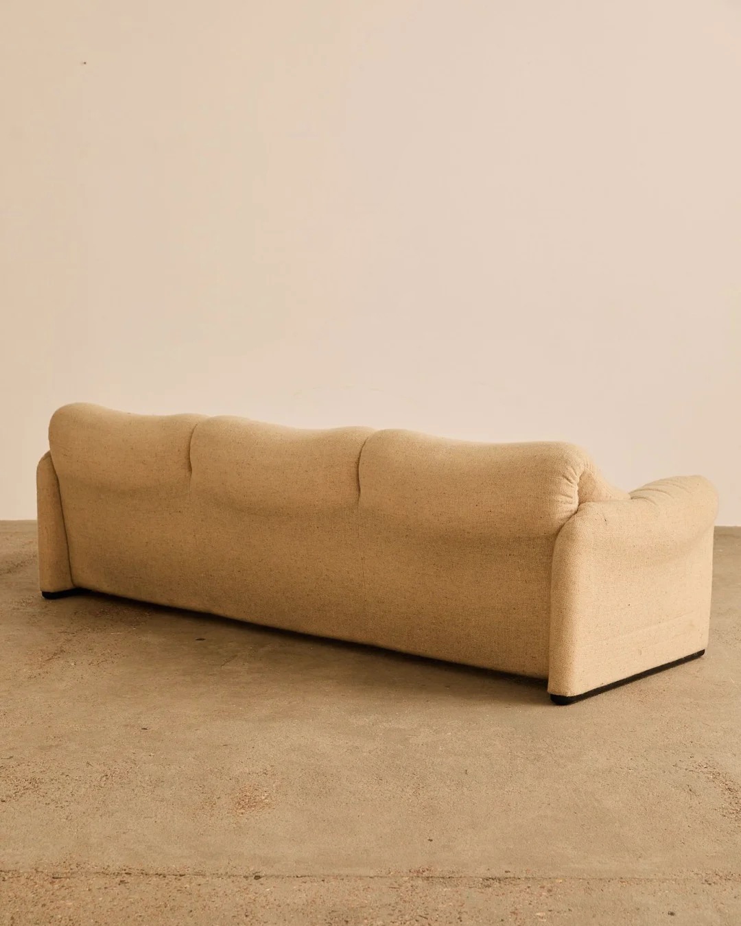 旨丘｜意大利70s云朵轮廓·Maralunga三人沙发_5_旨丘ZIQU_来自小红书网页版.jpg