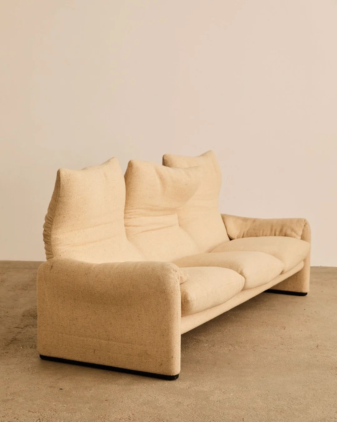 旨丘｜意大利70s云朵轮廓·Maralunga三人沙发_4_旨丘ZIQU_来自小红书网页版.jpg